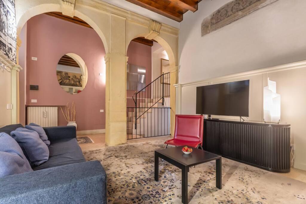 Апартаменты Residenza Angels @Piazzadelleerbe Верона Экстерьер фото
