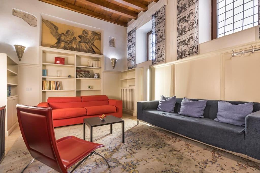 Апартаменты Residenza Angels @Piazzadelleerbe Верона Экстерьер фото